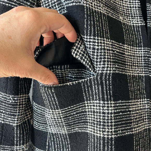 Alice + Olivia Black and White beaded “Told You So” Blazer - Picture 7 of 16